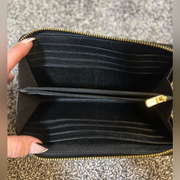 COACH ACCORDION ZIP WALLET IN CROSSGRAIN LEATHER - Picture 5 of 12